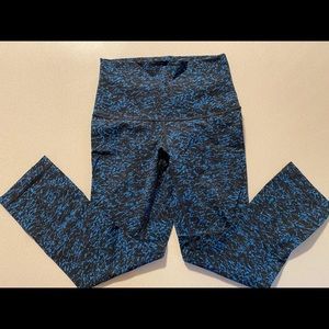 Lulu Wunder Under High Rise Crop, size 4